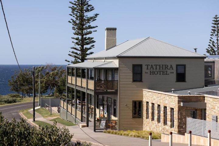Exterior of Tathra Hotel & Motel