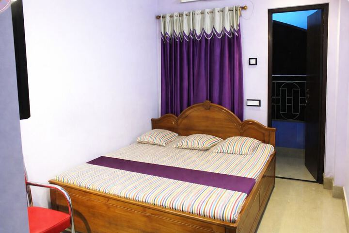 Room 9 of 12
