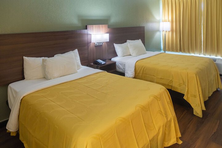 2 Double Beds (8 of 23)
