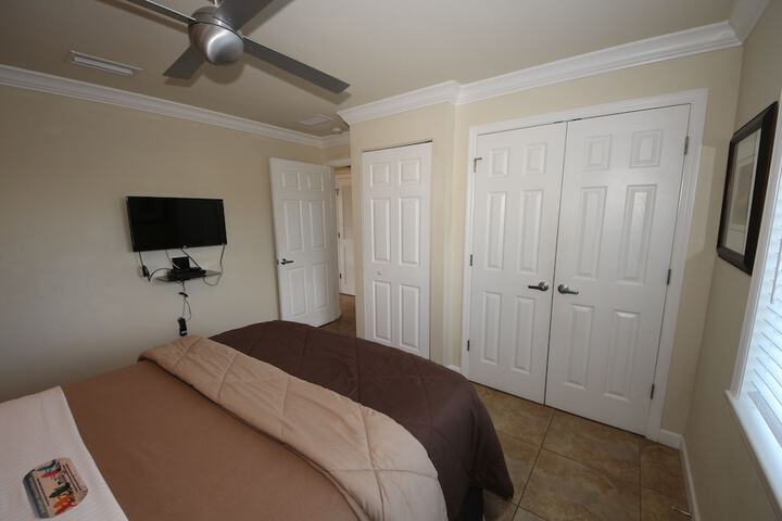 Room 7 of 72
