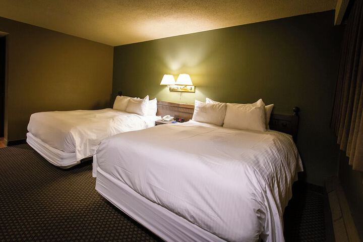 Room 8 of 34