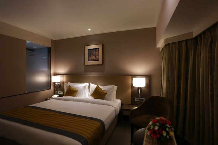 Room 5 of 24