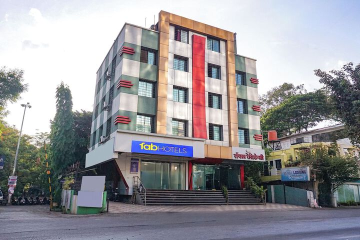 Fabhotel Royal Residency - Nr Phoenix mall