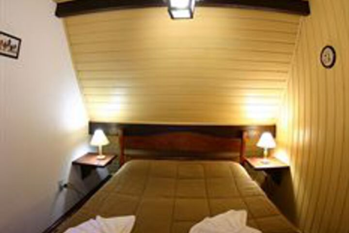Room 33 of 72
