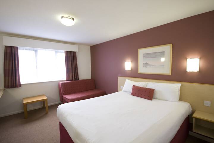 Room 8 of 50