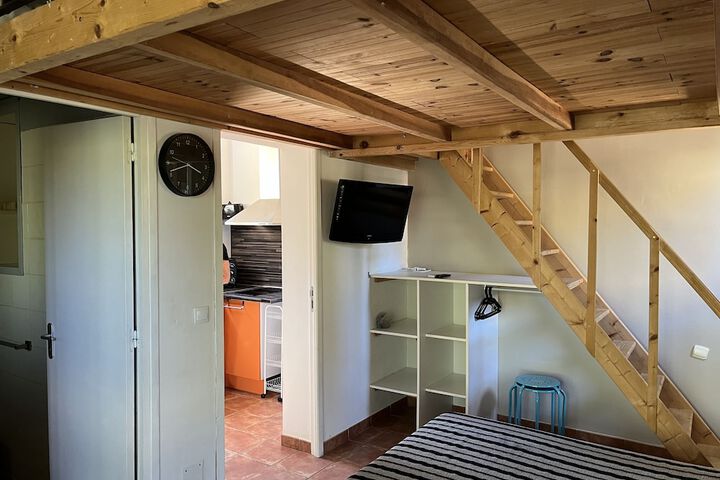 Room 7 of 63