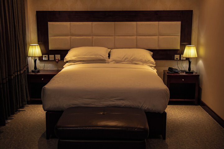 Room 8 of 32