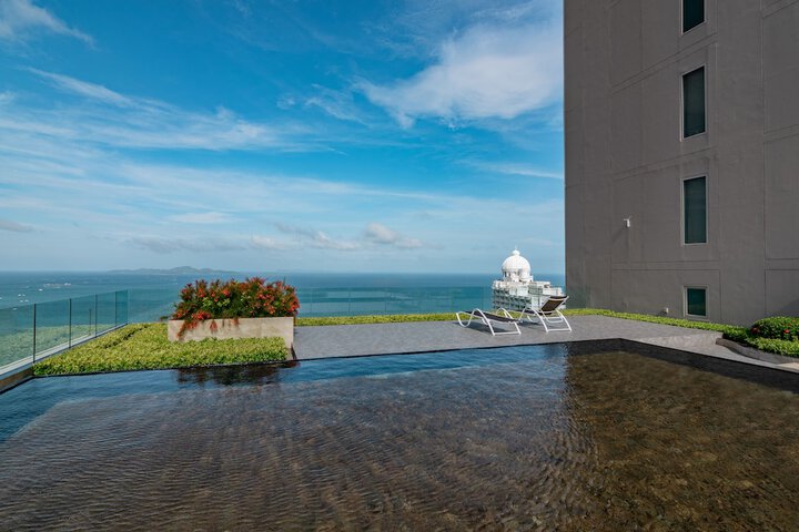 Sundeck 5 of 62