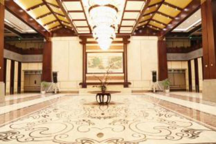 Laiyuan Huazhong Holiday Hot Spring Hotel