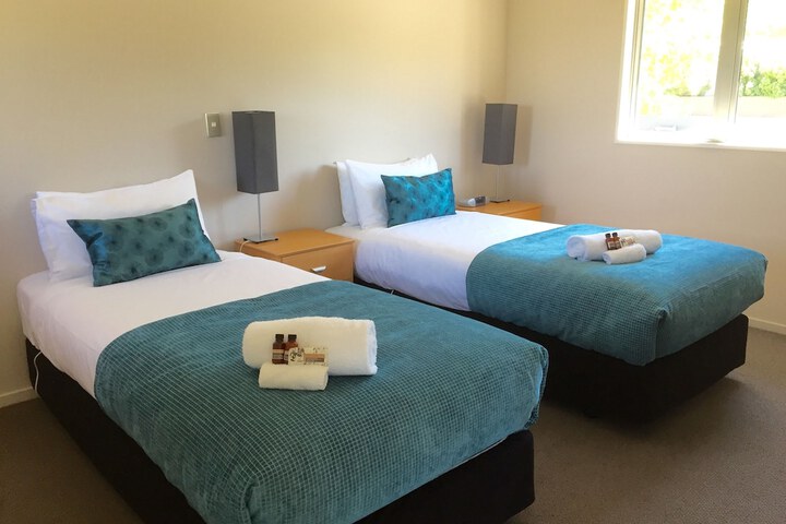 Room 5 of 18