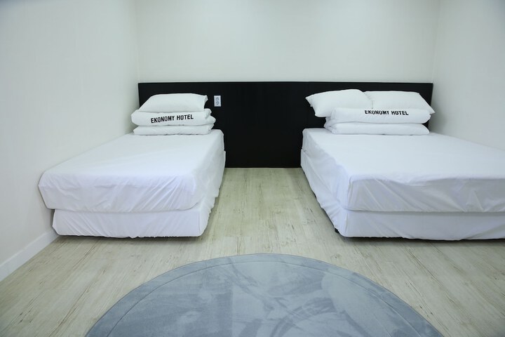 Room 5 of 47
