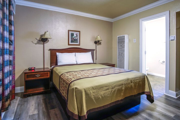 Room 22 of 90