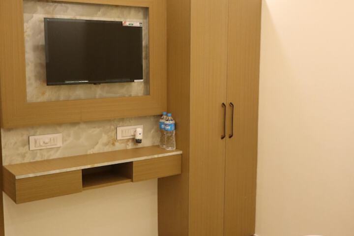 Room 7 of 17