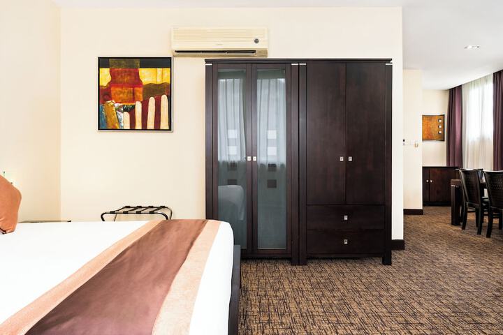 Room 15 of 41