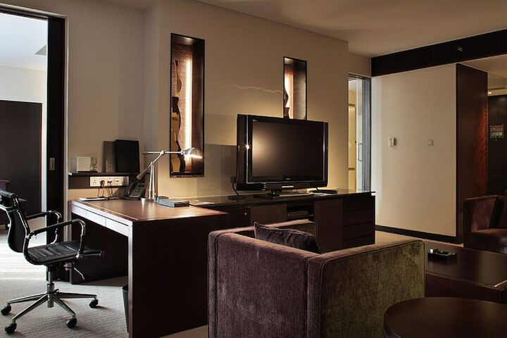 Room 5 of 136