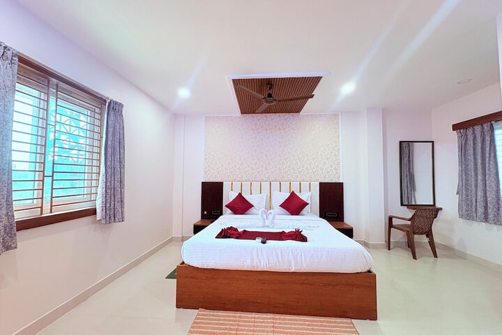 Room 4 of 28