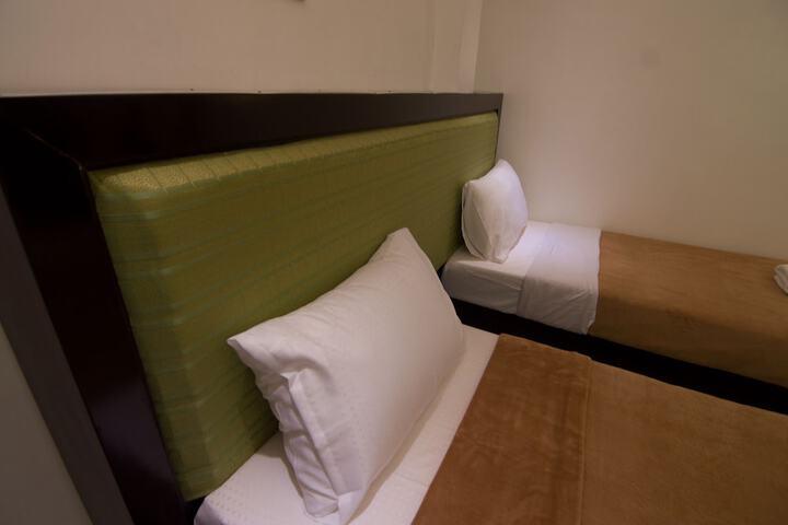 Room 9 of 35