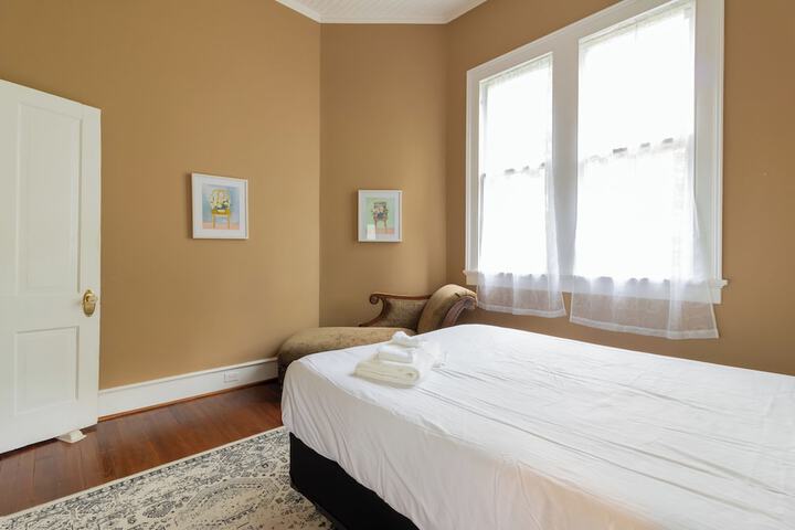 Room 4 of 55