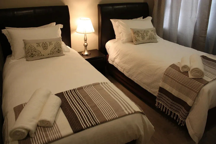 Room 2 of 25