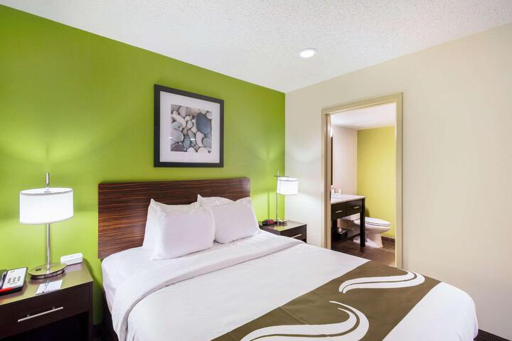 1 King Bed (2 of 11)