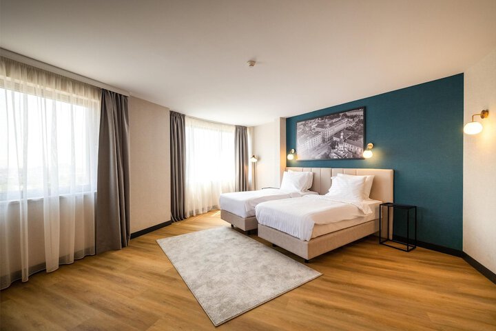 Room 21 of 120