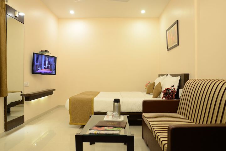 Room 7 of 24