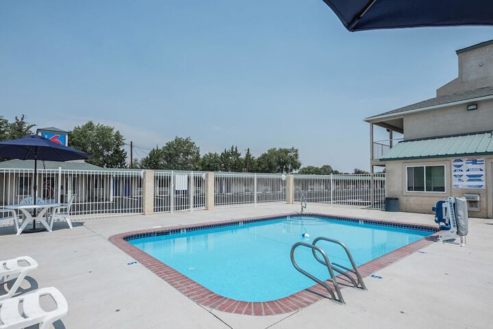 Pool Hotel