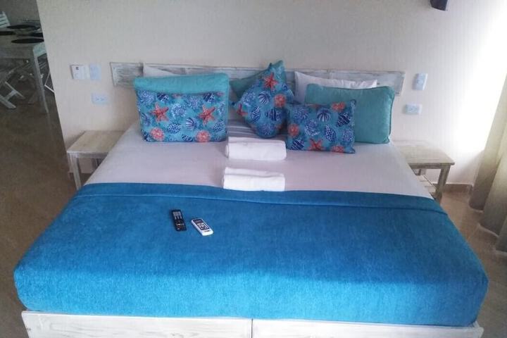 Room 6 of 39