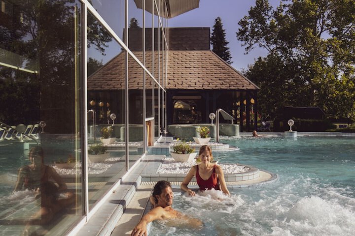 Hotel with Pool