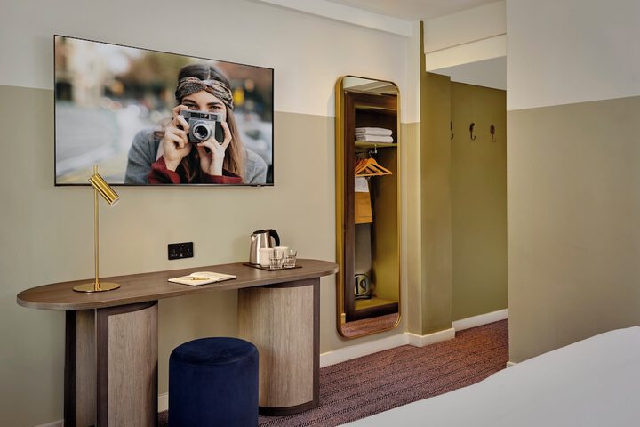 Room 16 of 56