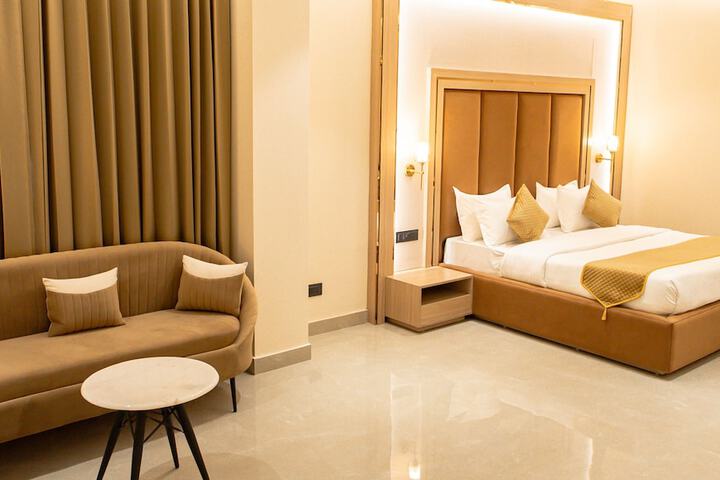 Room 8 of 24