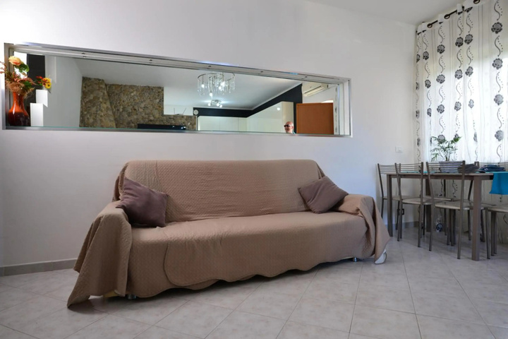Room 2 of 15