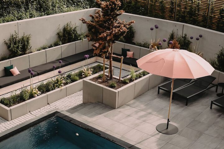Pool 73 of 162