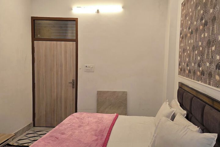 Room 27 of 75