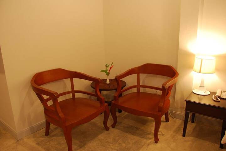 Room 3 of 43
