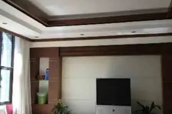Room 3 of 6