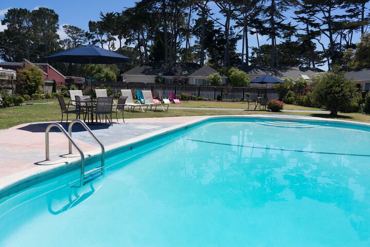 Pool 44 of 58