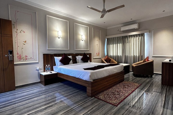 Room 18 of 34