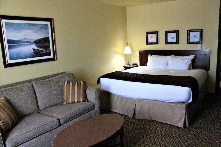 Executive King Bed (25 of 37)