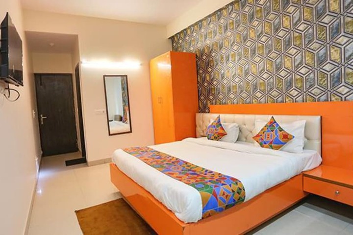 Room 18 of 31