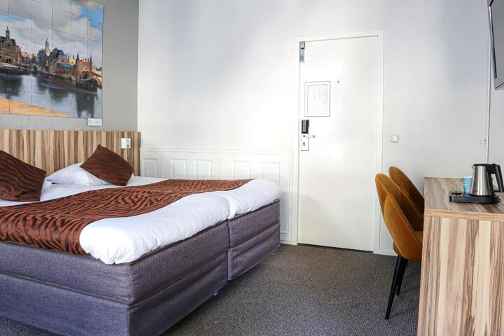 Room 107 of 112