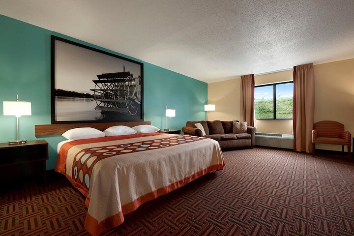 1 King Bed (2 of 10)