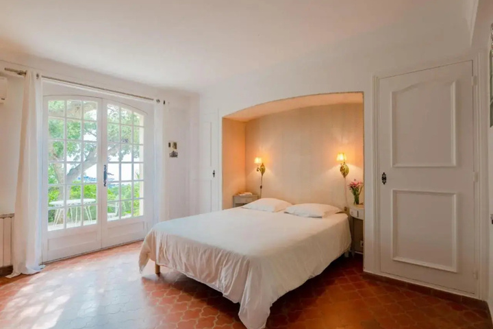Room 3 of 15