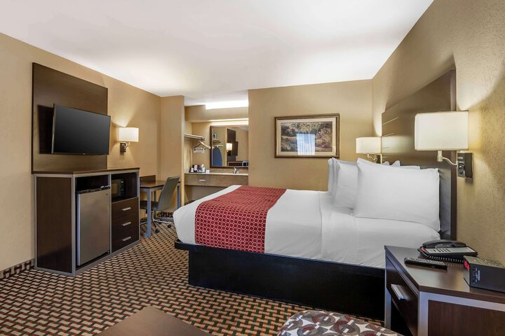 Room 15 of 29
