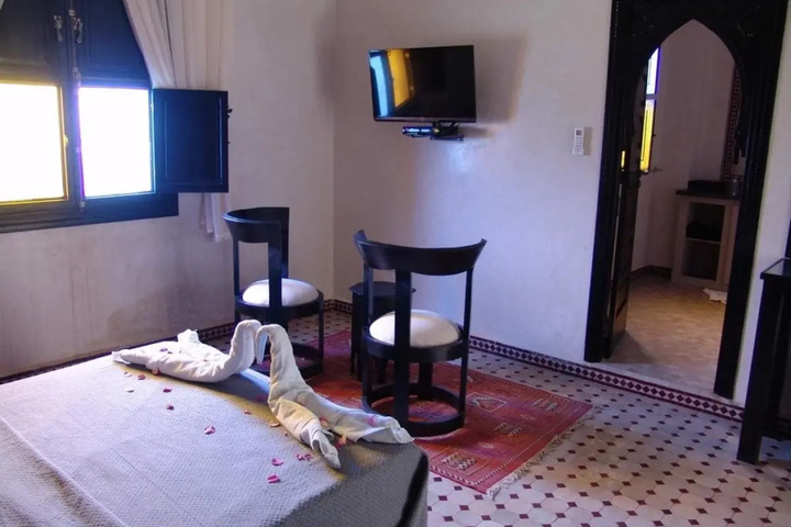 Room 3 of 7
