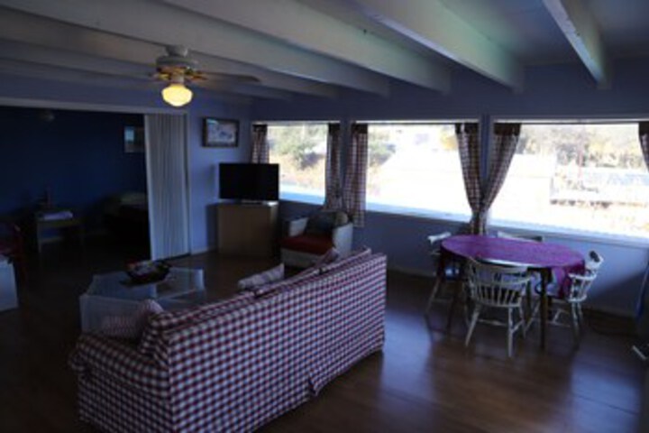 Room 20 of 38
