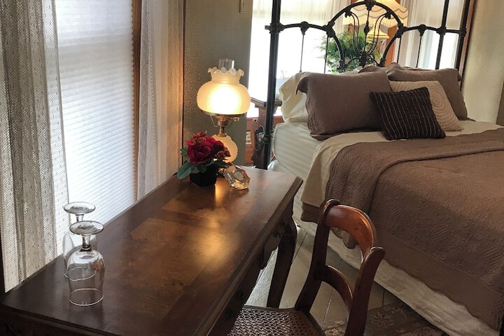 Room 21 of 83