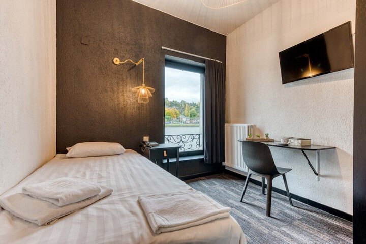 Room 15 of 39