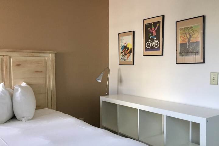 Room 90 of 168