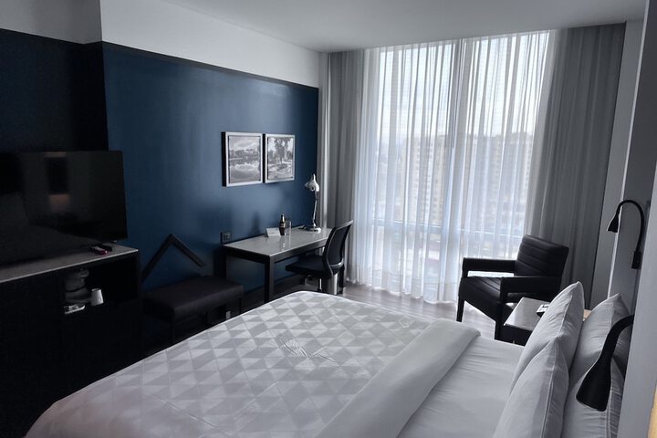 Room 15 of 137